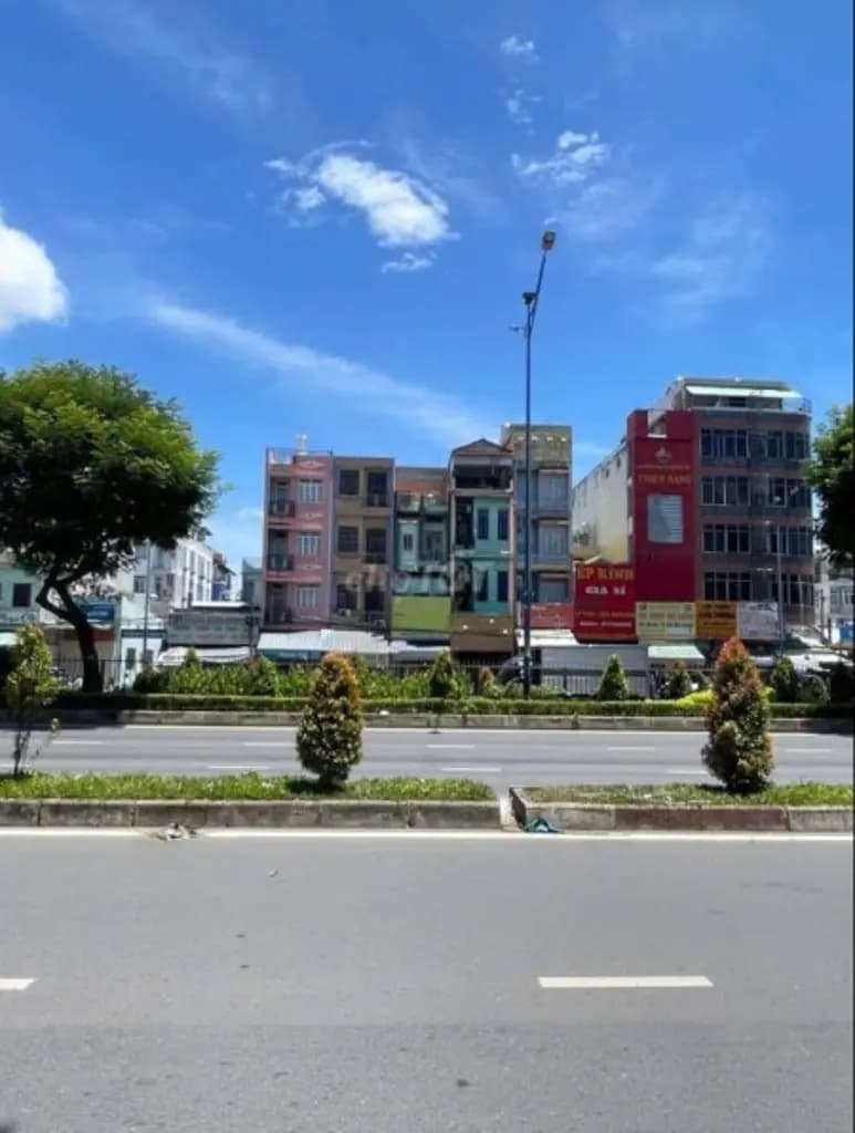 Main-Bán nhà mặt tiền Trường Chinh ngay cầu Tham Lương Q12-0