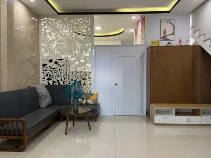 Cho nữ thuê phòng trọ gia đình