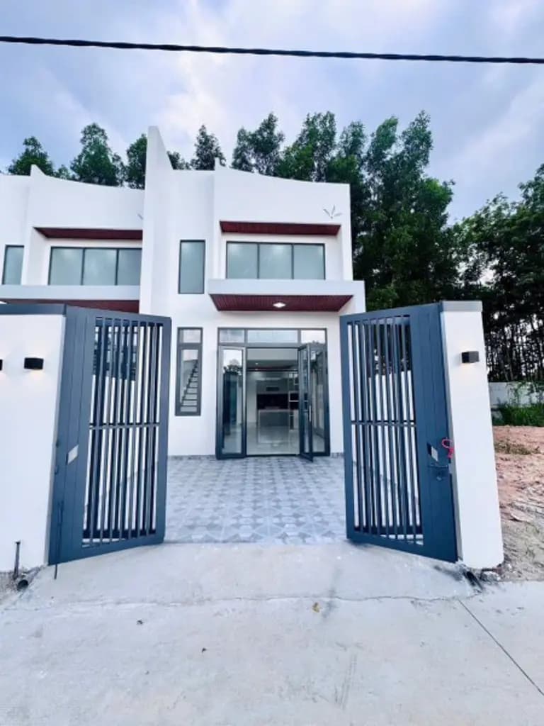 Main-NHÀ GÁC LỬNG HIỆN ĐẠI, GẦN CTY CHANGSIN - RẺ ĐẸP, GIÁ CỰC TỐT-0