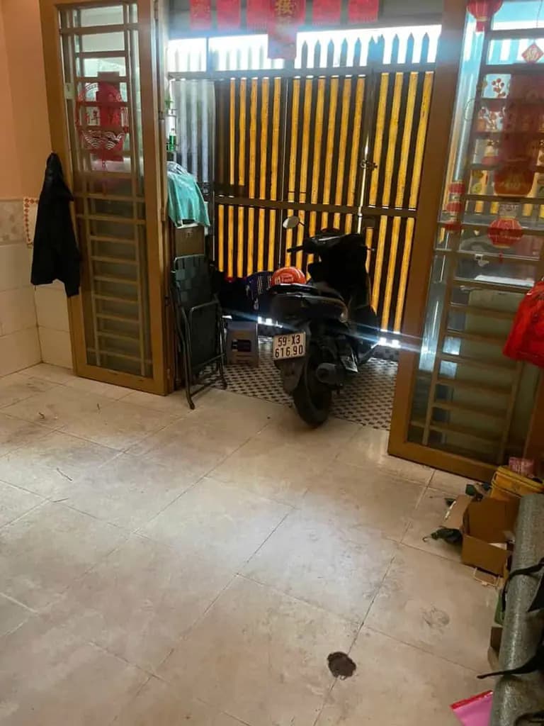 Main-cần bán nhà lạc long quân hẻm xe tải-2