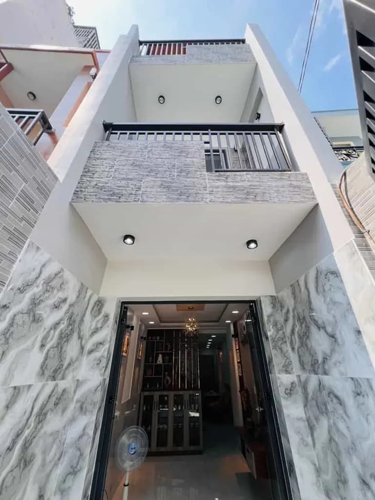 BÁN NHÀ ĐẸP 3 TẦNG – 5 PHÒNG NGỦ – CÁCH MẶT TIỀN LƯƠNG VĂN CAN CHỈ 30M – QUẬN 8