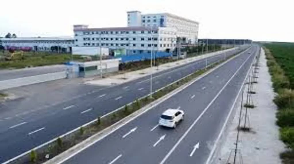 Main-Chủ kẹt tiền bán gấp 1400m2 đất ngay sau chợ chính trường học, giá chỉ 290 triệu-5