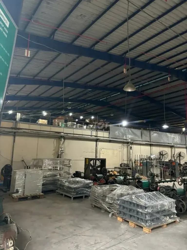 Main-Kho xưởng cho thuê Dĩ An , Bình Dương , DT: 7,000m2-1