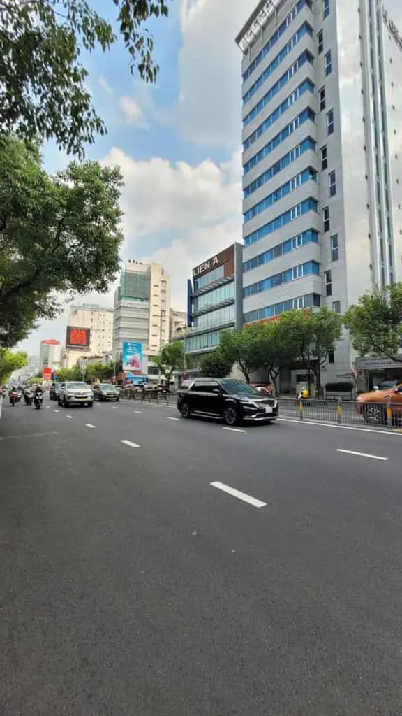 Bán MT Nguyễn Văn Trỗi,Q.Phú Nhuận - 18x120(CN:276m2)CT:Hầm + 10 tầng