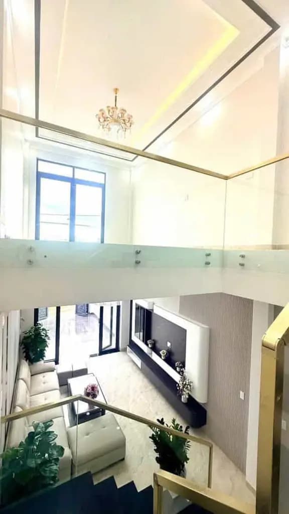 Main-GIÁ CHỈ 1TY5 – NHÀ LẦU THÔNG TẦNG SANG TRỌNG-2