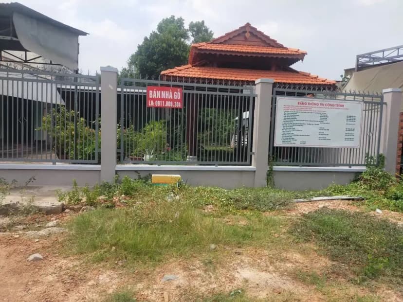 BÁN ĐẤT DT 10x30m ( vuông vắn). MẶT TIỀN ĐƯỜNG BỜI LỜI, NGAY TẠI TRUNG TÂM TỈNH TÂY NINH