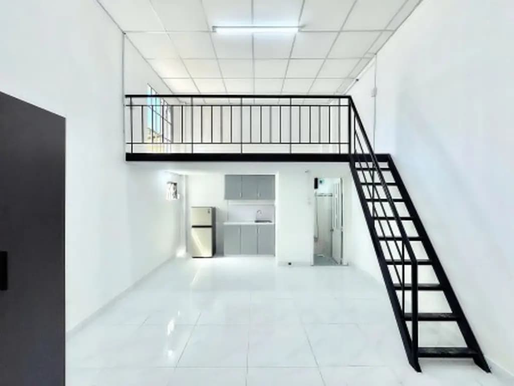 Main-Phòng 30m² có gác cao 2m – sát Phú Mỹ Hưng, giá chỉ 4,1tr/tháng-1
