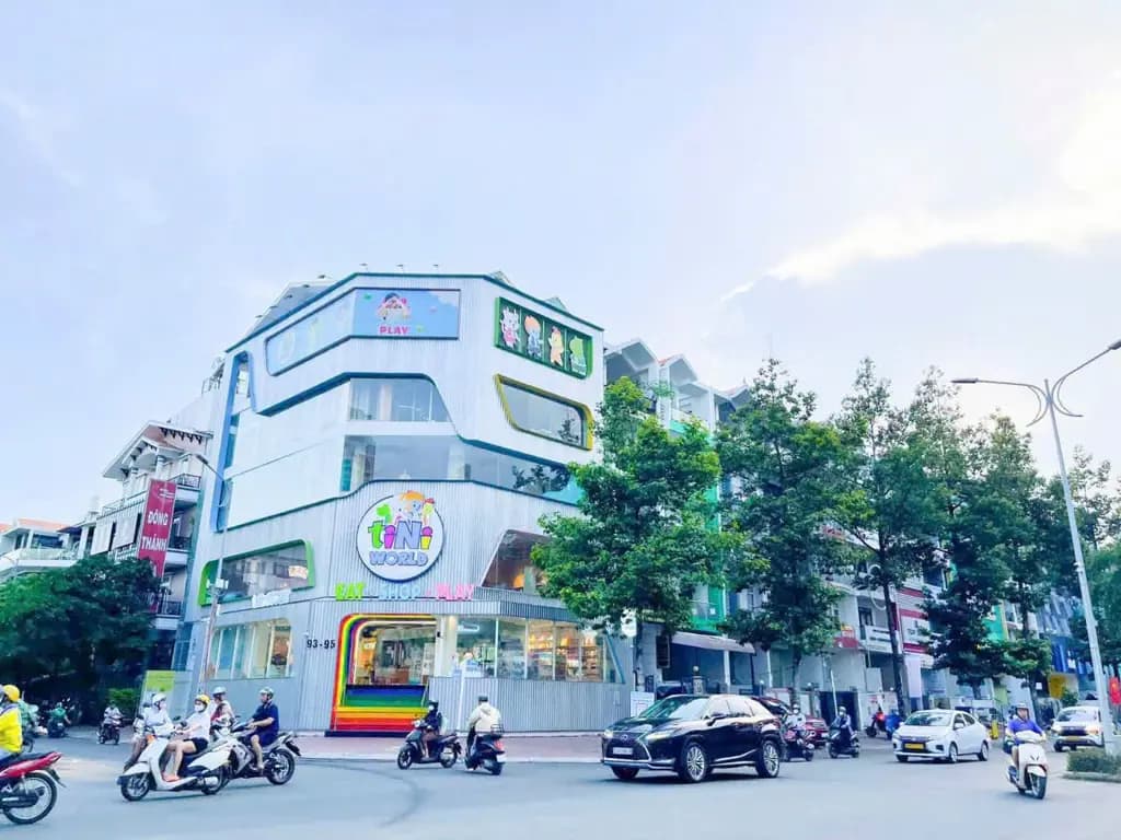 Main-🌟 QUẬN 7 – CHO THUÊ GÓC 2 MT 93–95 NGUYỄN THỊ THẬP – 12.5x20M – HẦM + TRỆT + 4 LẦU – GIÁ 12.000 USD/THÁNG!-2