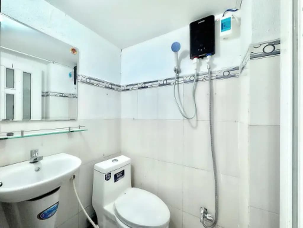 Main-Phòng 30m² có gác cao 2m – sát Phú Mỹ Hưng, giá chỉ 4,1tr/tháng-4