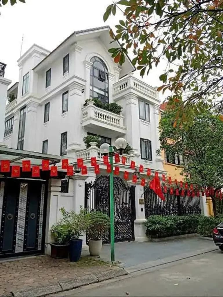 Main-Cho thuê Biệt Thự Vimeco Nguyễn Chánh ( Sau Big C) 200m2, xây 4 tầng có 1 hầm-0