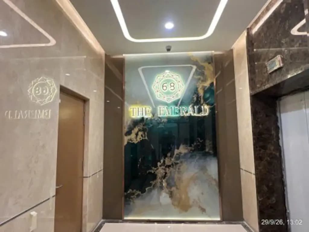 Main-Bán Căn góc 2Pn2wc Bancony Lồi| The Emerald 68 | 73,6 m2 Giá 4,3 tỷ (bao thuế phí)-2