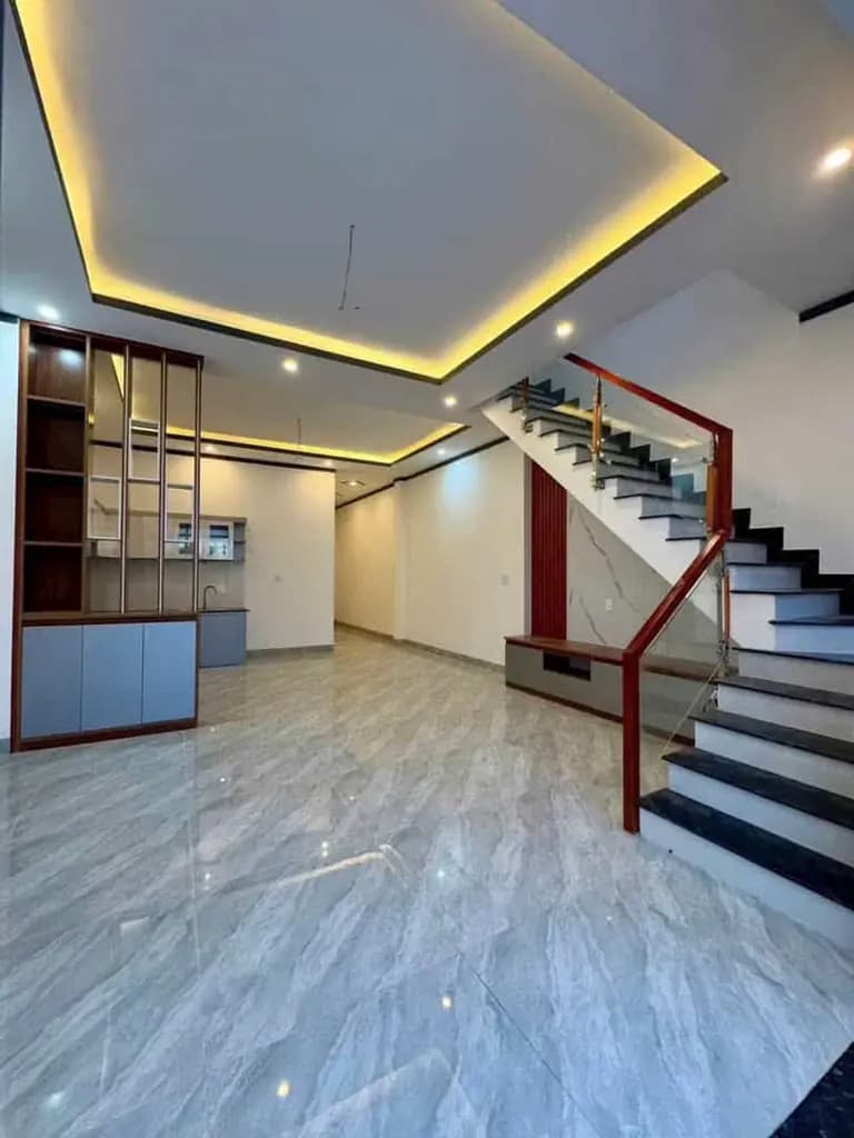 Main-NHÀ LẦU BÁN GẤP CHỦ THU HỒI VỐN Gần ngay cây xăng 75 Đồng Khởi-2
