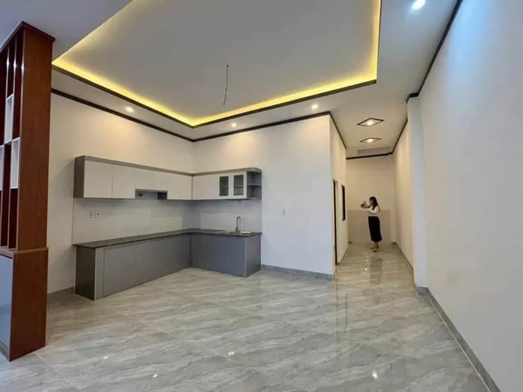 Main-NHÀ LẦU BÁN GẤP CHỦ THU HỒI VỐN Gần ngay cây xăng 75 Đồng Khởi-3
