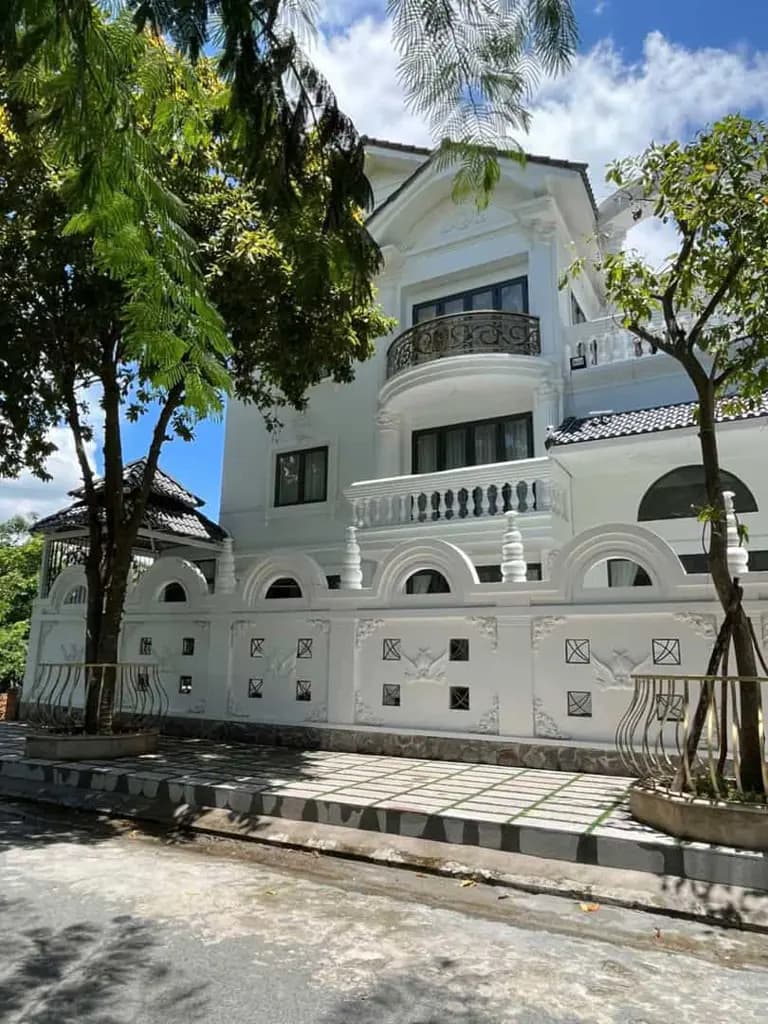 Main-Bán biệt thự KDC 13E Làng Việt Kiều, xã Bình Hưng, Hồ Chí Minh, 203m2, căn góc!-1