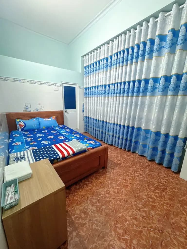 Main-Cho thuê nhà 1 trệt 1 lầu có 7 phòng ngủ Phú Tân.Gía 13 triệu-4