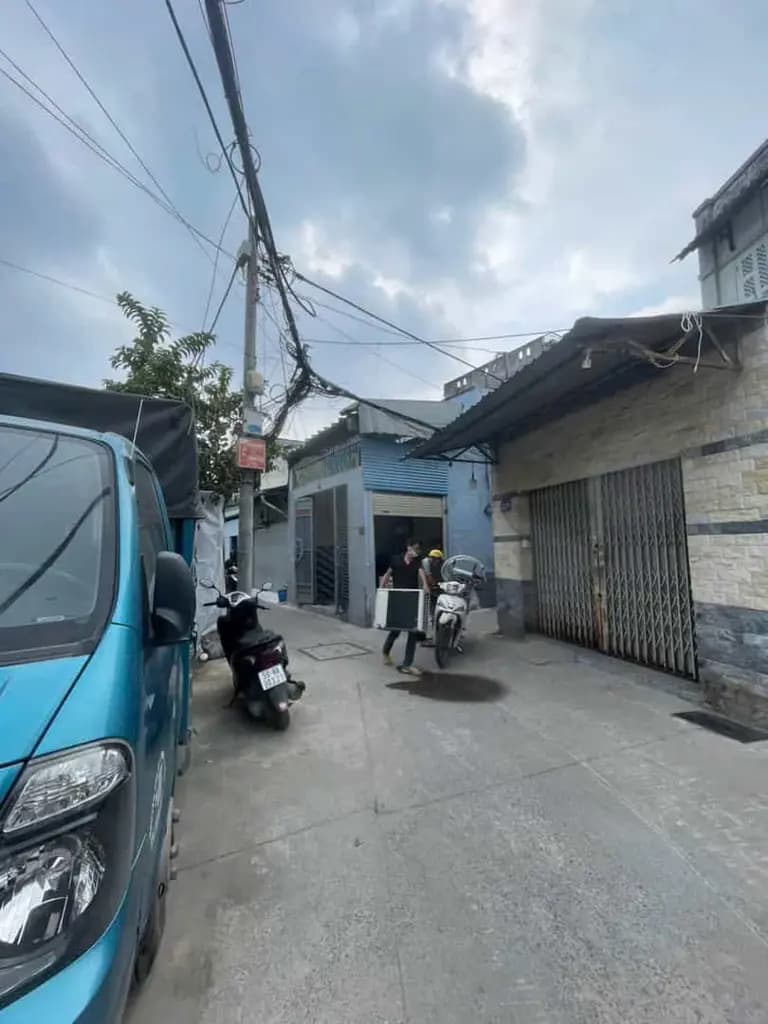 Main-Bán nhà Xuân Thới Đông, gần nhà thờ Bùi Môn, KT 4x14m đúc lửng, căn hóc HXH, giá 2,97 Tỷ-1