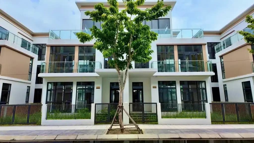 Main-Bán giá 4.5 tỷ tại - Chọn - Xã Cần Giuộc Tây Ninh, 6x20, 4 tầng, nhận nhà ngay-1