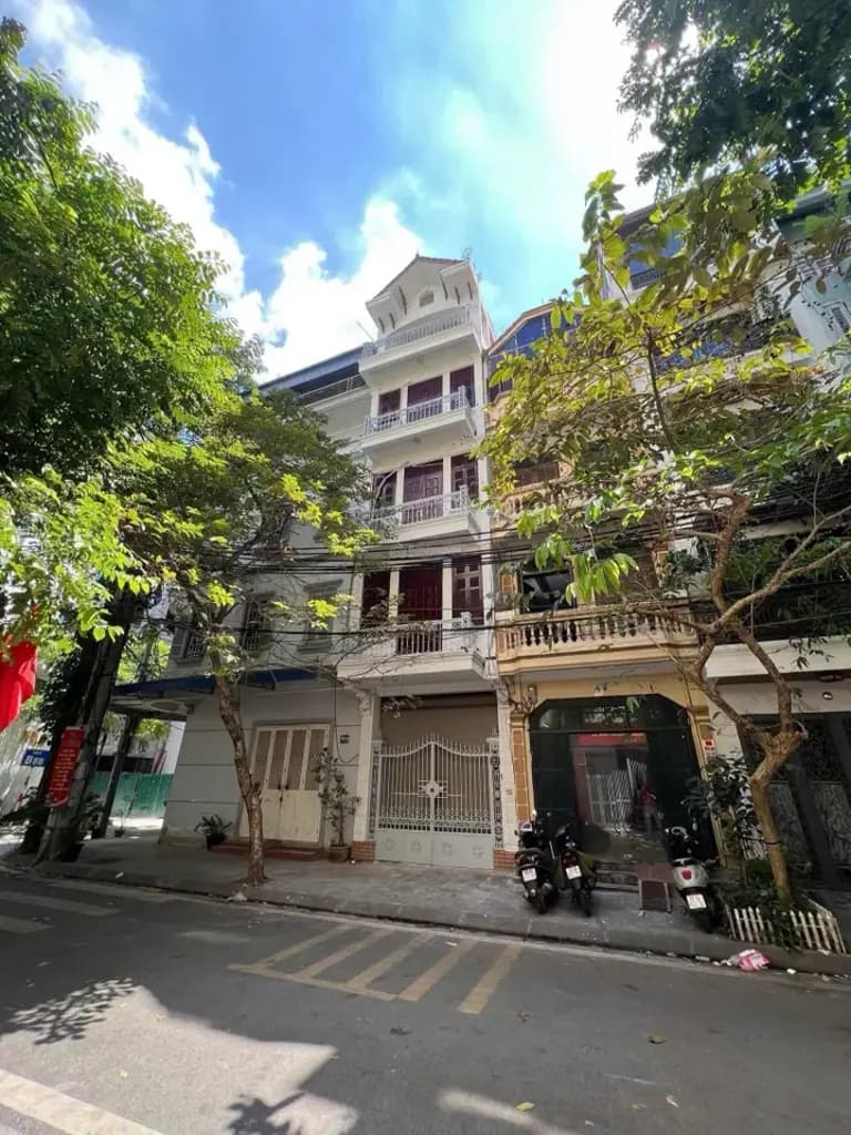Main-Cho thuê nhà khu đô thị Đầm Trấu 60 m2 x 4 tầng + 1 tum ô tô đỗ cửa 18 triệu/tháng-0