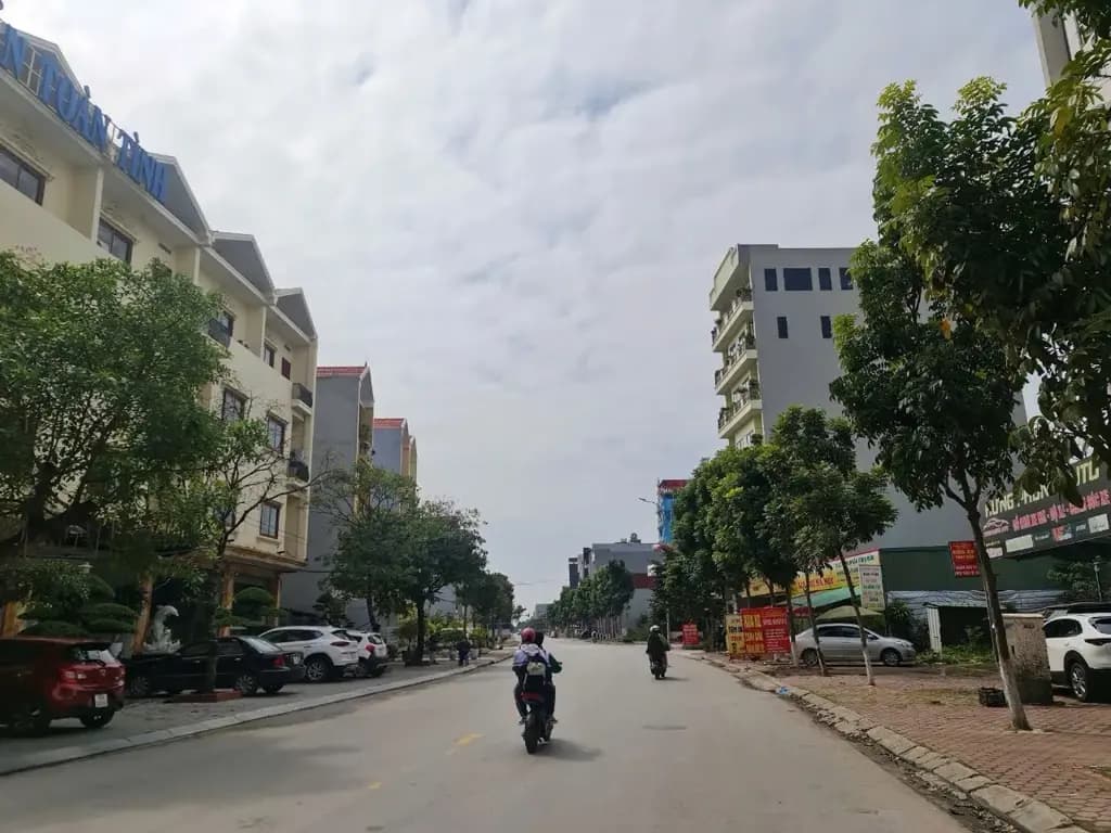 Main-Bán đất mặt đường nguyễn quyền khu bò sơn. Cạnh hải sản toàn tình. Kinh doanh tốt. Diện tích 91.4m mặt tiền 4.5m hướng đông nam. Phường võ cường thành phố bắc ninh-0