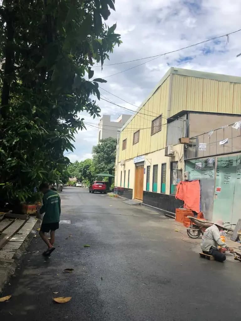GẤP BÁN GIẢM 1 TỶ GIÁ MỚI 8 TỶ-VỊ TRÍ SÁT MẶT TIỀN TRẦN THỊ DIỆU QUẬN 9-HCM