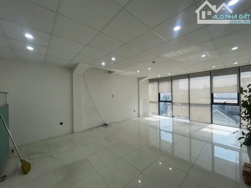 Main-Cho thuê văn phòng Vạn Phúc - SimCo Sông Đà, 40 m2 giá chỉ 6 tr/tháng- VP Như Ảnh-1