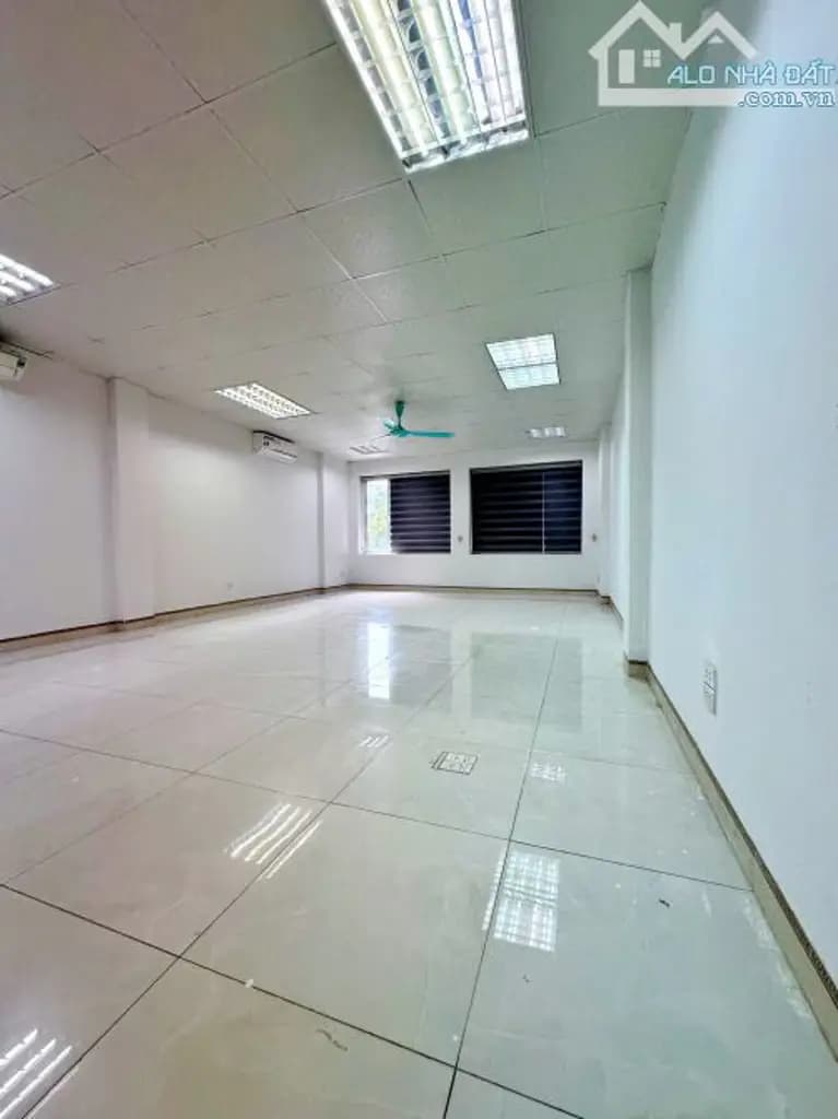 Main-Cho thuê văn phòng 60 m2 tại Khuất Duy Tiến, sàn thông giá chỉ 9.5 tr/tháng-4
