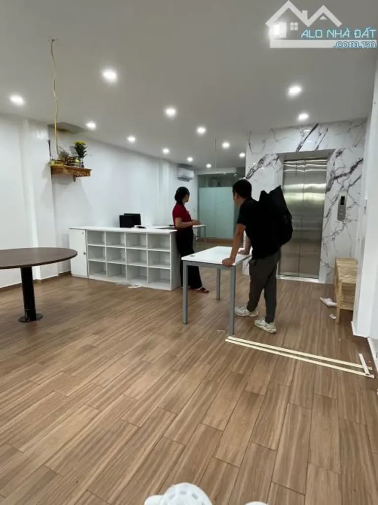 Main-Cho thuê văn phòng 60 m2 tại Làng Việt Kiều Châu Âu, sàn thông đẹp-0