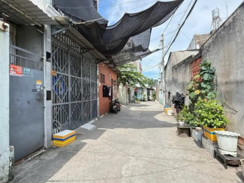 Bán nhà cấp 4 trên đường Nguyễn Văn Quá - Đông Hưng Thuận (Q12 cũ)