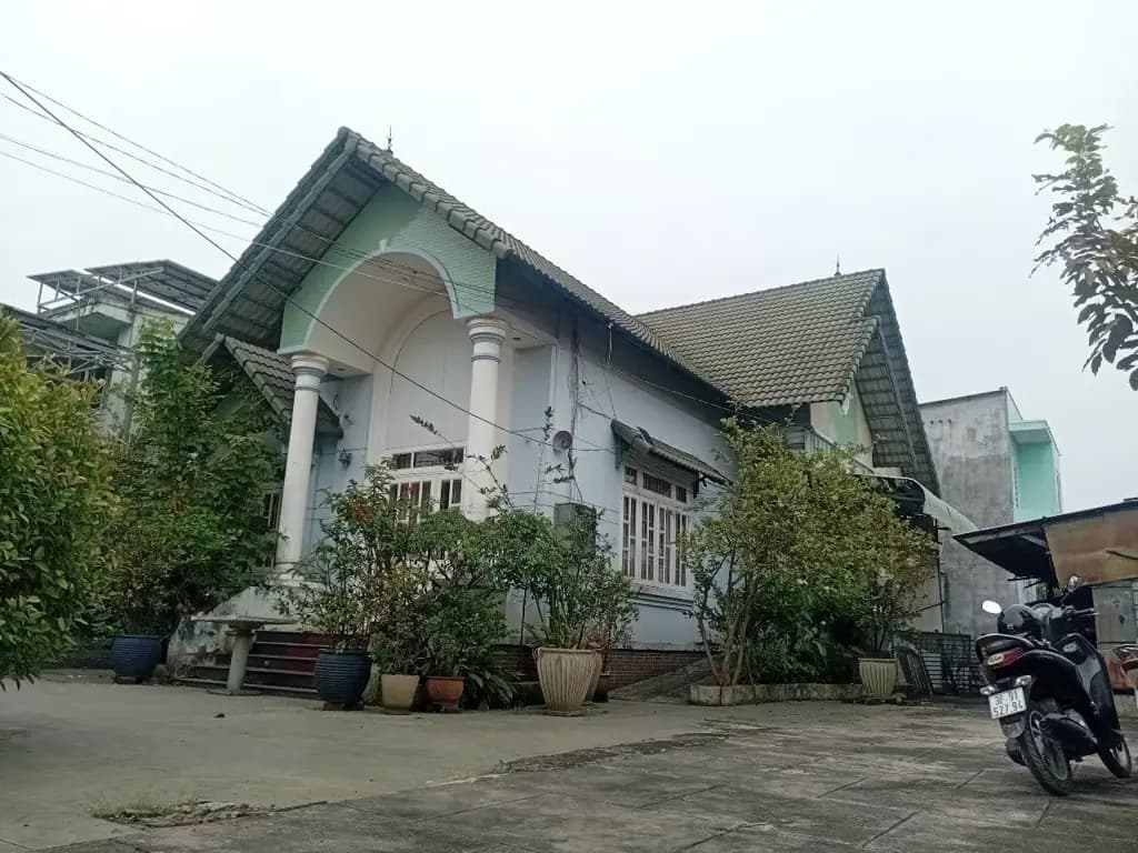 Mua 1 được 2: Nhà riêng có sẵn 490 m2 thổ cư giá 12.5 tỷ tại Đường Nhị Bình 8 Xã Đông Thạnh TP. Hồ Chí Minh, Tặng nhà 5m x 10m: 01 trệt, 01 lầu.