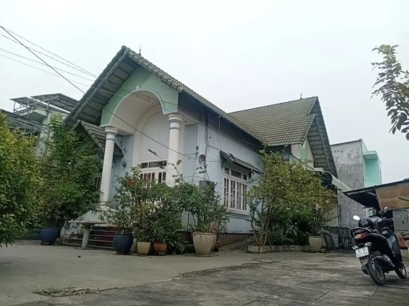 Mua 1 được 2: Nhà riêng có sẵn 490 m2 thổ cư giá 12.5 tỷ tại Đường Nhị Bình 8 Xã Đông Thạnh TP. Hồ Chí Minh, Tặng nhà 5m x 10m: 01 trệt, 01 lầu.