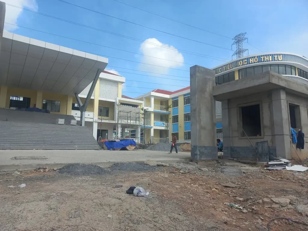 Main-Bán nhà 1 trệt mới Diện tích 78m2 sát bên trường Hoa Lư Quận 9, Tp Hồ Chí Minh, chỉ 5 tỷ 2-3