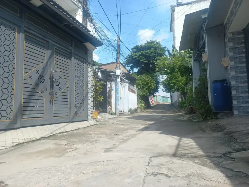 Main-Bán nhà 1 trệt mới Diện tích 78m2 sát bên trường Hoa Lư Quận 9, Tp Hồ Chí Minh, chỉ 5 tỷ 2-4