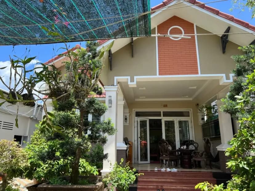 Cho thuê Kho, nhà xưởng và 1 căn nhà mới 1300m2 giá 40 triệu tại mặt tiền QL57C Bến Tre