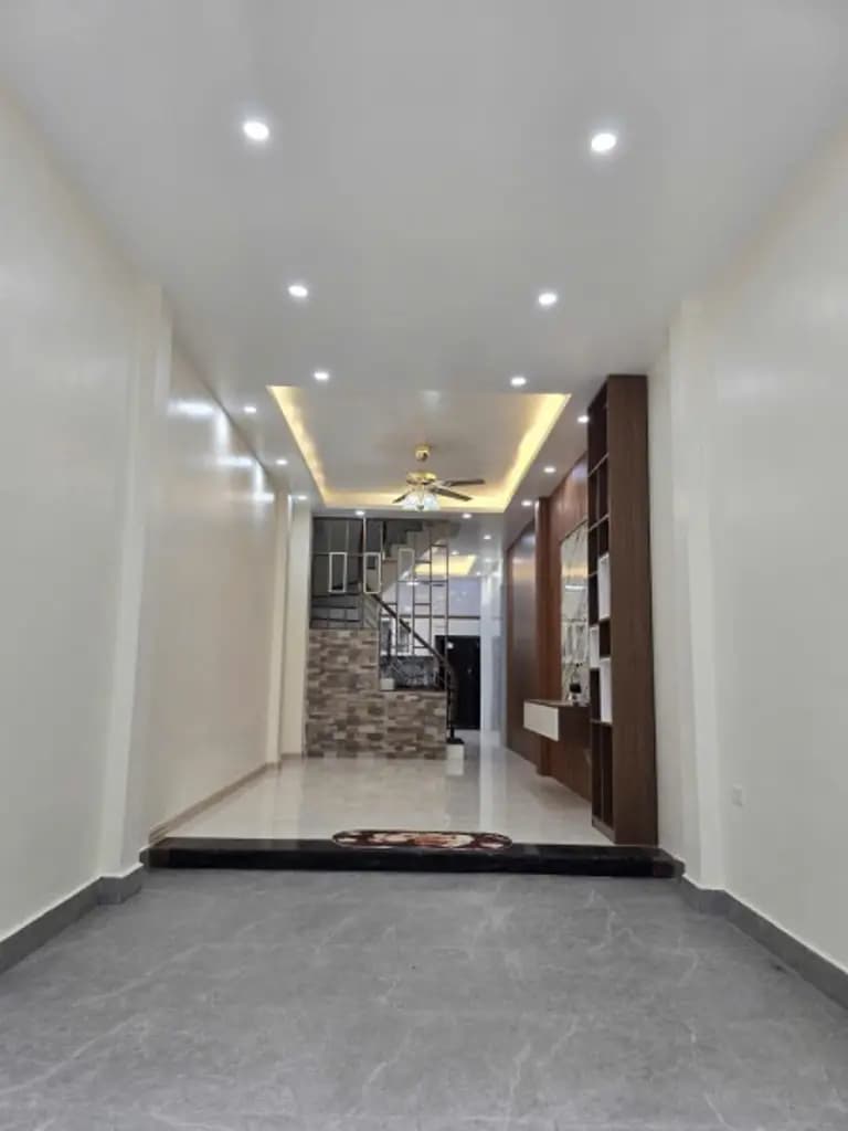 BÁN NHÀ THANH TRÌ khu phân lô cán bộ 50m² × 5 tầng, ô tô 7 chỗ thông, pháp lý rõ ràng