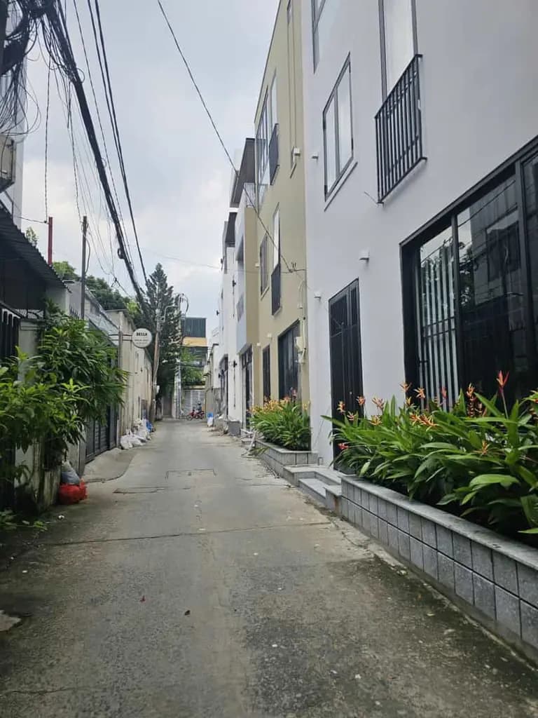 Main-THỦ ĐỨC – NHÀ ĐẸP 3 TẦNG, NGANG HIẾM 7M – FULL NỘI THẤT – CHỈ 7,7 TỶ!-5