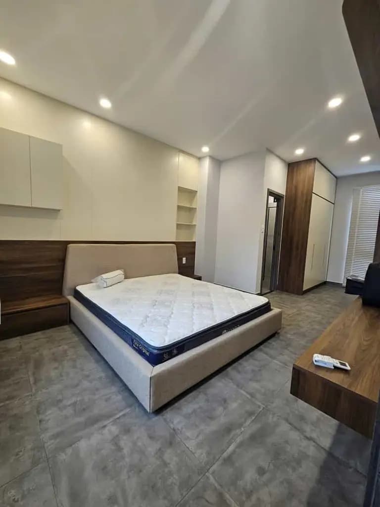 Main-THỦ ĐỨC – NHÀ ĐẸP 3 TẦNG, NGANG HIẾM 7M – FULL NỘI THẤT – CHỈ 7,7 TỶ!-3