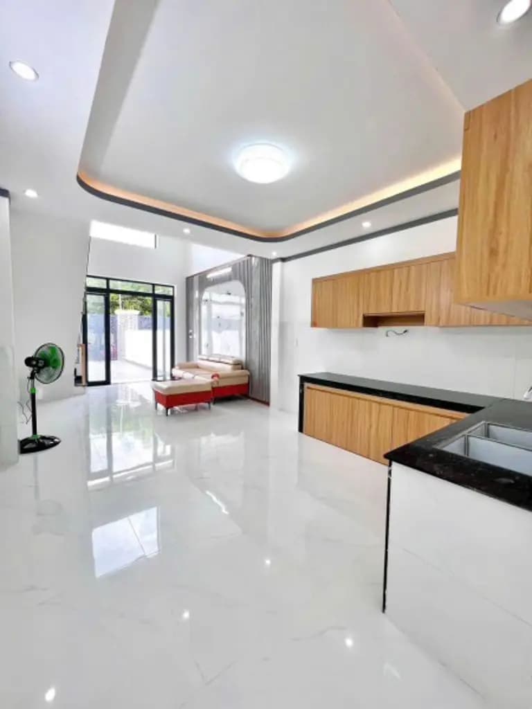 Main-Bán Nhà 1 trệt 1 lửng – Sân rộng 7m, SHR, Giá mềm!-5
