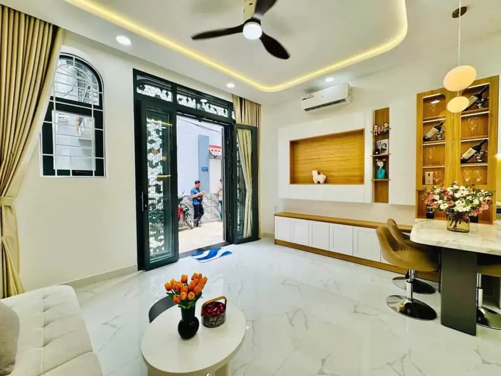 Main-HIẾM! NHÀ ĐẸP 4 TẦNG – NGANG 4,4M – GIÁP BÌNH THẠNH, PHÚ NHUẬN – CHỈ 5,35 TỶ!-1
