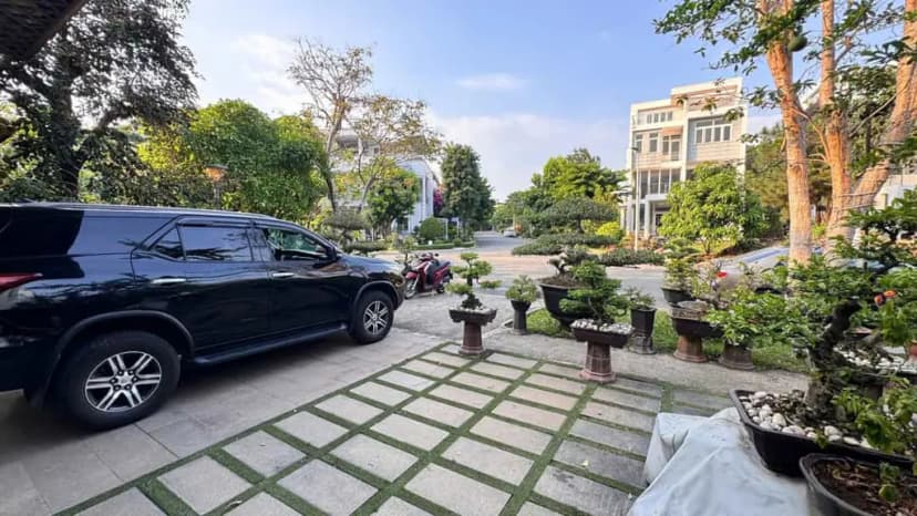 SIÊU BIỆT THỰ ĐƠN LẬP VILLA PARK QUẬN 9 – 300M² ĐẤT – THANG MÁY – ĐẲNG CẤP CHỈ 42 TỶ!