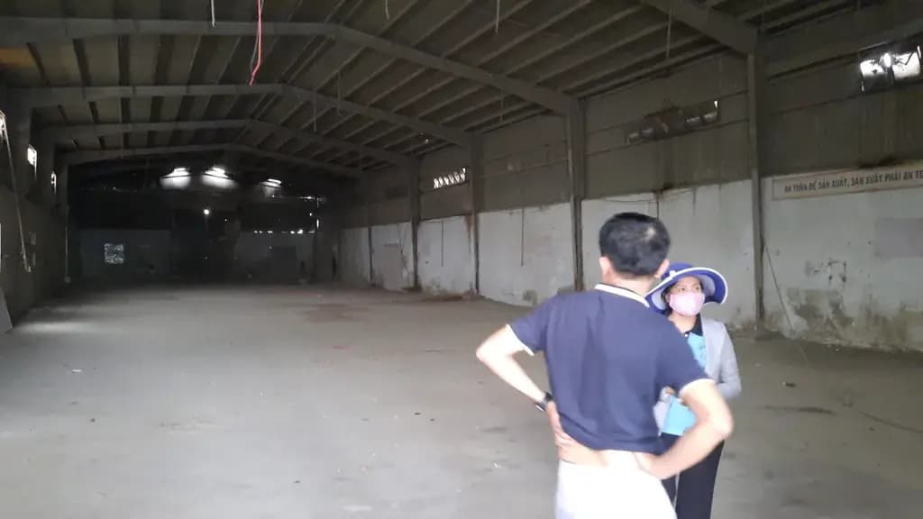 Main-NHÀ XƯỞNG NẰM ĐƯỜNG LÊ THỊ RIÊNG PHƯỜNG THỚI AN QUẬN 12 CHO THUÊ DT: 1000M GIÁ 55 TRIÊU/THÁNG LH: 0908561228-2