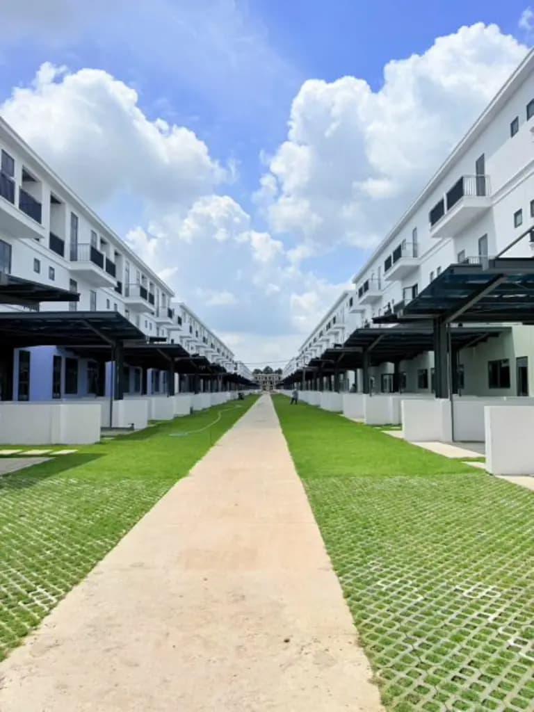 Main-CHỈ TỪ 1,38 TỶ NHẬN NHÀ PHỐ THƯƠNG MẠI 300M² TẠI FIESTA CENTRAL-3