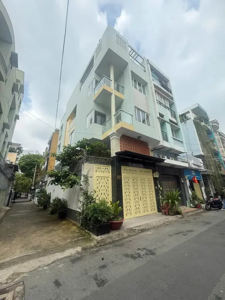 Nhà cho thuê căn góc Cư Xá Lữ Gia, Quận 11, 6 x 14m, Hầm 3 Lầu, 35 triệu/tháng
