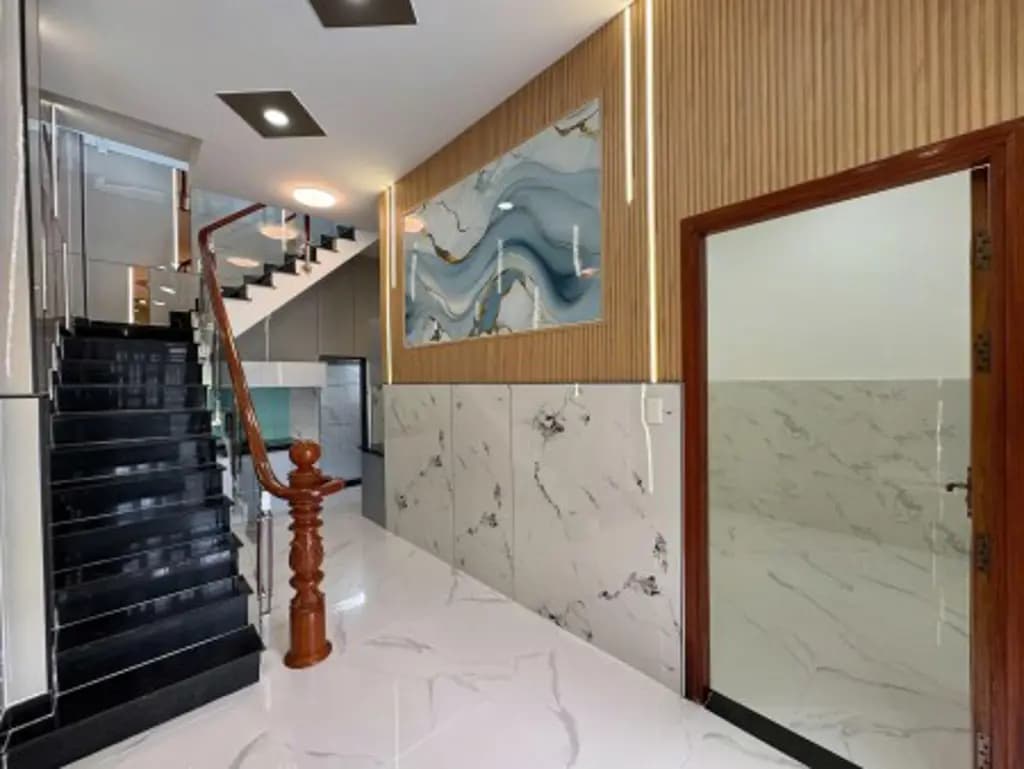 Main-Bán 124m² đất Ngay Cổng chào Bình Dương - Ngang 10m, đường ô tô - Có sẵn 2 căn nhà - Sát SG, QL13-3