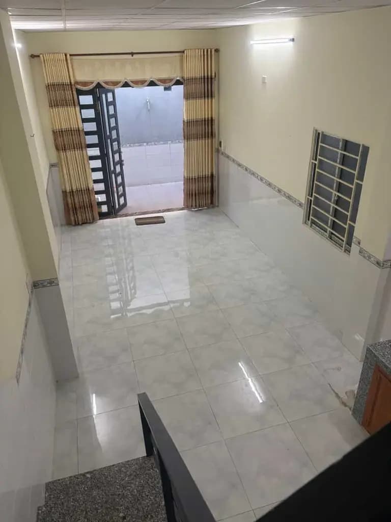 Cho thuê nhà 2 phòng ngủ gần chợ nhỏ Tân Hiệp giá chỉ 4,8triệu