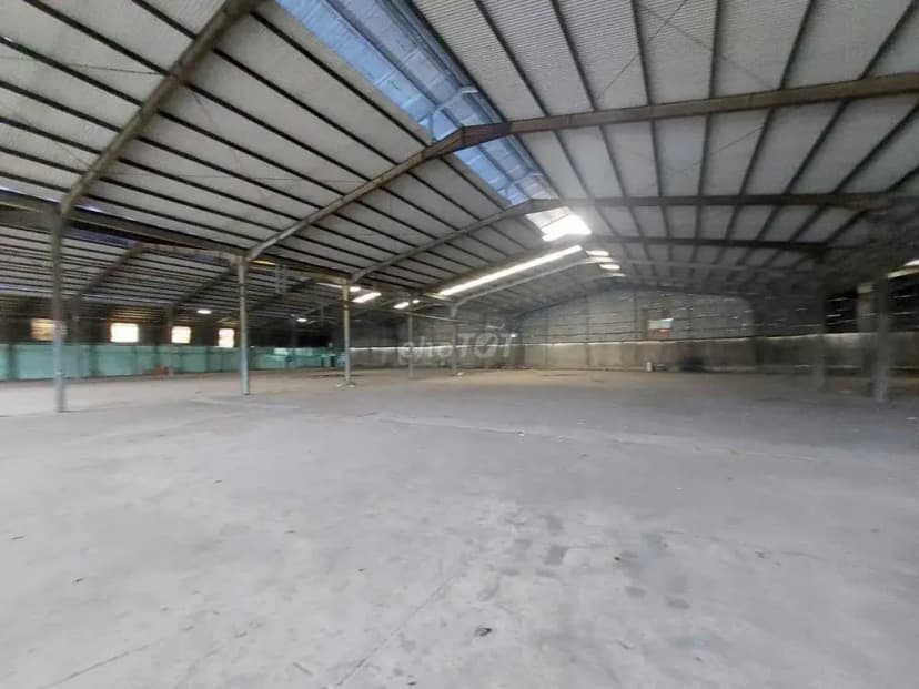 Cho thuê xưởng 2000m2 và 4000m2.Pccc vách tường,Bến cát ,Bình dương