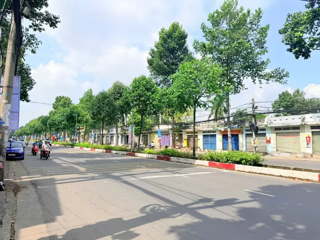 Main-Cho thuê mặt bằng Nguyễn Ái Quốc 3 Lầu 1 Trệt, 3PN, gần khúc chợ Tân phong-2