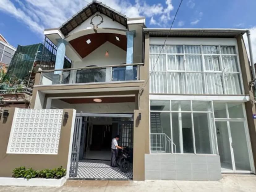 Bán 124m² đất Ngay Cổng chào Bình Dương - Ngang 10m, đường ô tô - Có sẵn 2 căn nhà - Sát SG, QL13