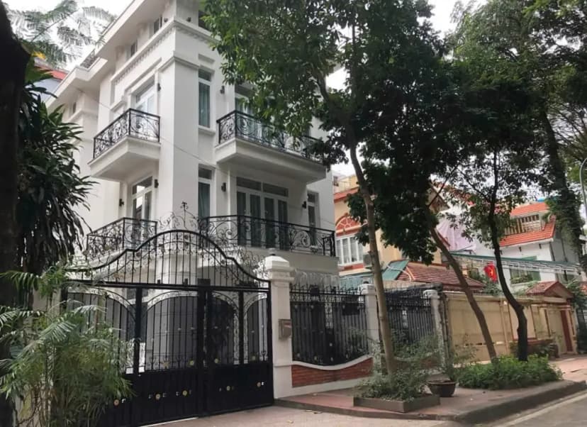 CHO THUÊ BIỆT THỰ VIMECO NGUYỄN CHÁNH 180m², XD 100m² x 4 tầng, có hầm
