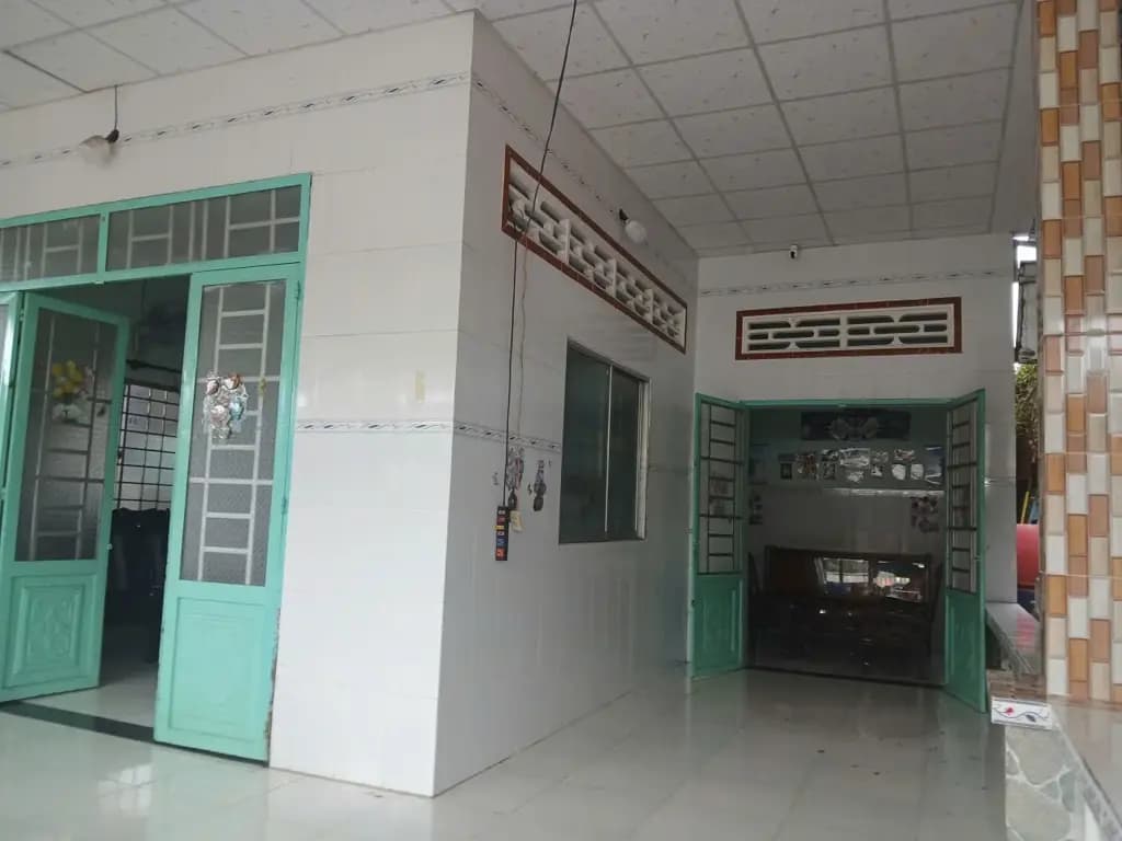Main-Nhà BÁN TẠP HÓA MẶT TIỀN Rộng 10m. Gần CẦU AN HÓA KCN PHÚ THUẬN. Có CHỖ ĐẬU XE 7 Chỗ FULL THỔ CƯ-3