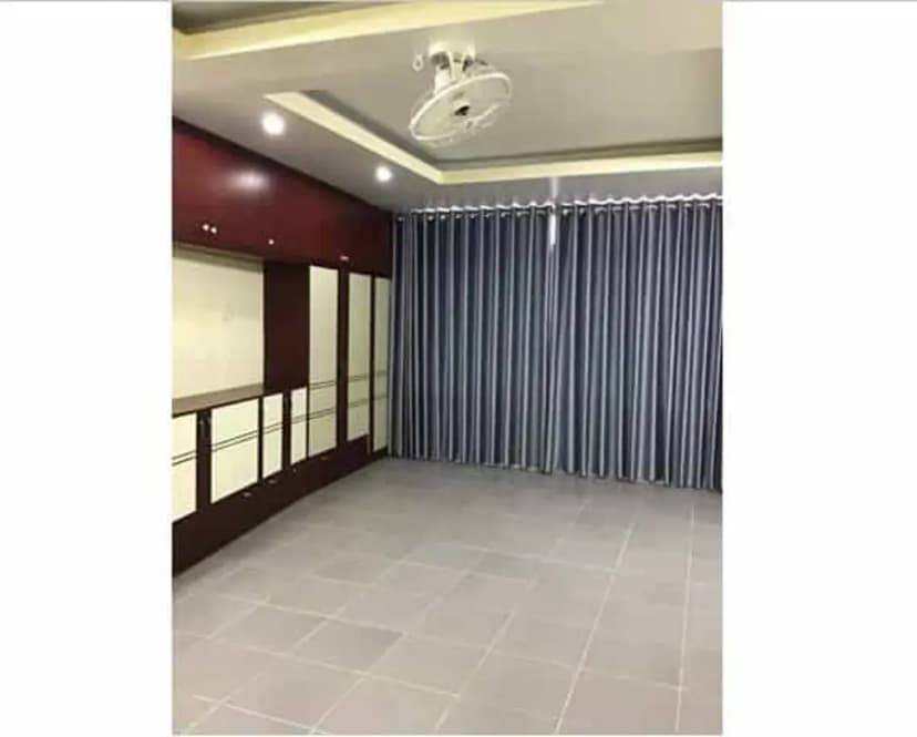 Cho thuê nhà 1 trệt 3 lầu gần ngã tư 3/2 Lê Hồng Phong (P.10, Q.10); 09134 544 88